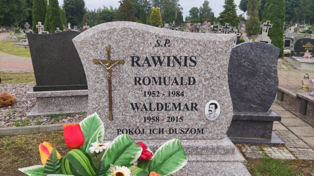 Grób Romuald Rawinis