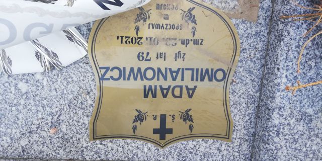 Grób Adam Omilianowicz